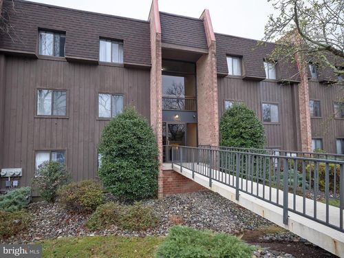 61 Hermitage Dr, NEW HOPE, PA, 18938-1055 | Card Image