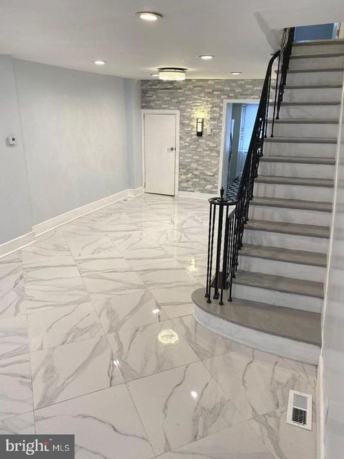 355 Tree St, PHILADELPHIA, PA, 19148-3310 | Card Image