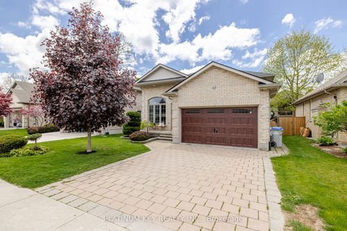 60 Bridle Path, Strathroy, ON, N7G4K4 | Card Image