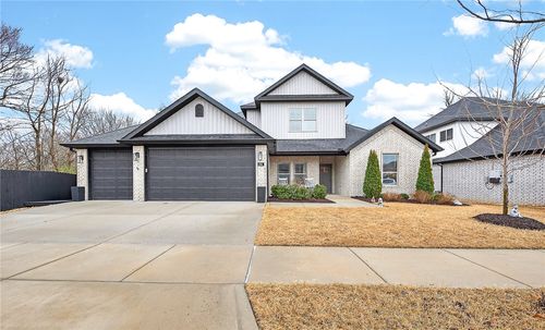 694 N Phoenix Rd, Fayetteville, AR, 72704-7182 | Card Image