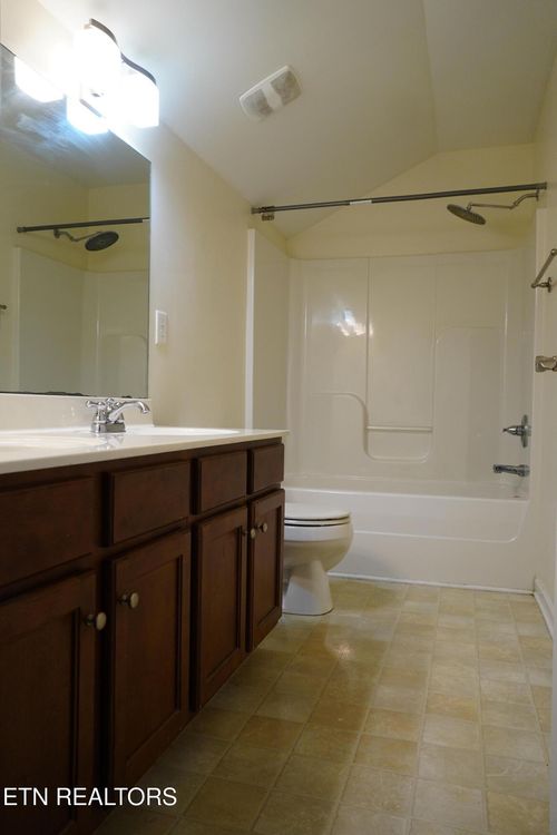 157 Blackpool Dr, Antioch, TN, 37013-4688 | Card Image