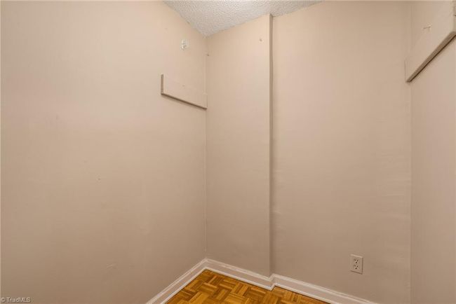 Spacious Closet | Image 9