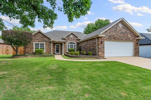 703 Cornell St, Bentonville, AR, 72712-7403 | Card Image