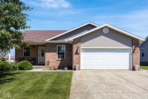1682 W Integrity St, Greensburg, IN, 47240-6637 | Card Image