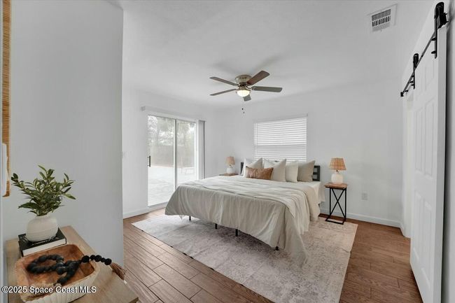 Master Bedroom | Image 10