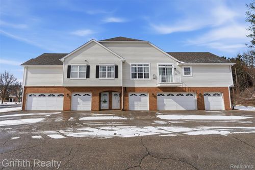 636 Olde English Cir, Howell, MI, 48855-7735 | Card Image