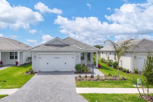 8177 Sternway Rd, SARASOTA, FL, 34240-3701 | Card Image