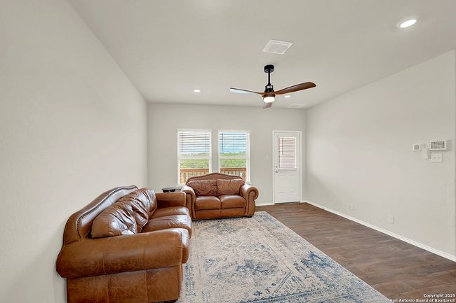 201 Legendary Trail Loop, House other with 5 bedrooms, 3 bathrooms and null parking in Floresville TX | Image 17