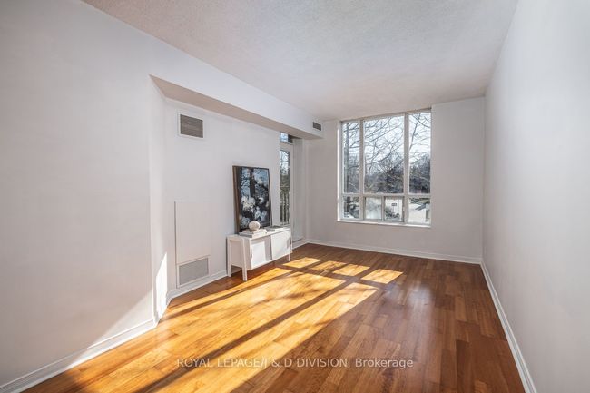 207 - 485 Rosewell Ave, Condo with 1 bedrooms, 1 bathrooms and 1 parking in Toronto ON | Image 6