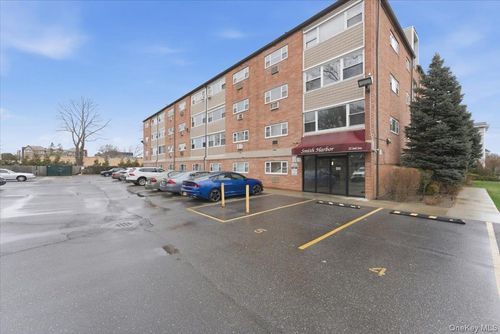 2e-222 Smith St, Hempstead, NY, 11550 | Card Image