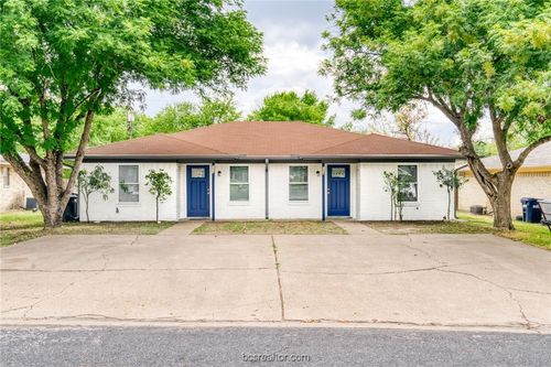 704 Llano Pl, College Station, TX, 77840-4252 | Card Image