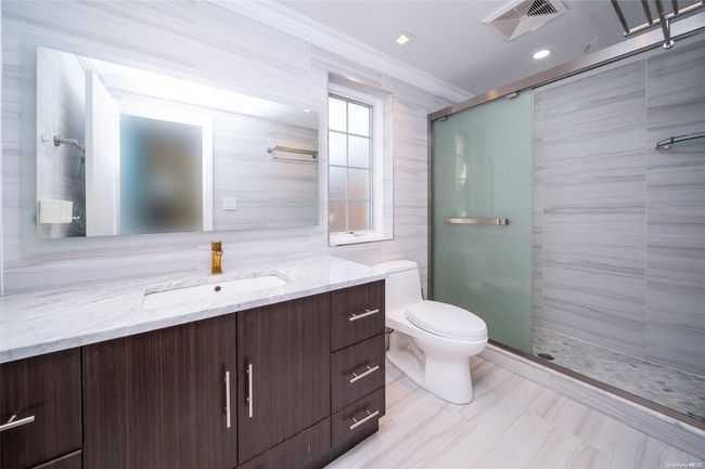 26-25 211 Th St, House other with 5 bedrooms, 7 bathrooms and null parking in Bayside NY | Image 22