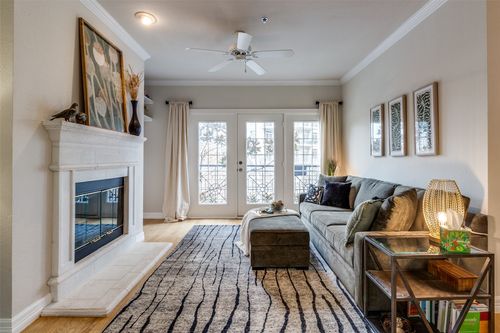 apt-301-3400 Welborn St, Dallas, TX, 75219-5211 | Card Image