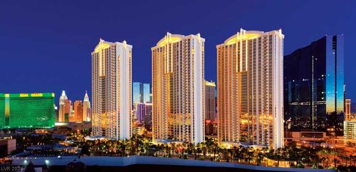3809-125 E Harmon Ave, Las Vegas, NV, 89109-4501 | Card Image