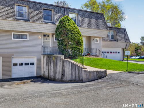 138-138 Sheraton Ln, Norwich, CT, 06360-6416 | Card Image
