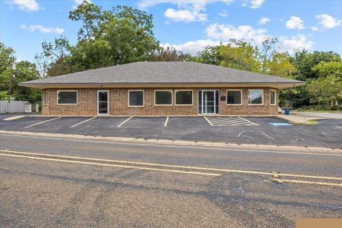 unit-b-400 W Calvert St, Troup, TX, 75789-1920 | Card Image