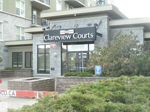 4245 139 Ave Nw, Edmonton, AB, T5Y3E8 | Card Image
