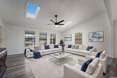 8265 Utopia Blvd, Selma, TX, 78154-3340 | Card Image
