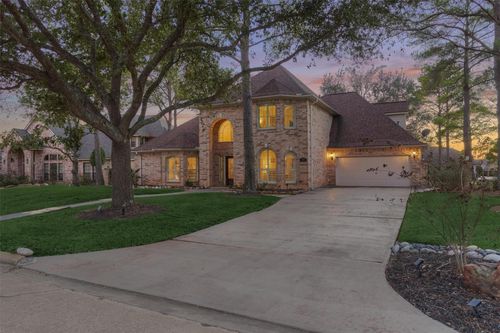 147 Sunnyvale W, Montgomery, TX, 77356-8355 | Card Image