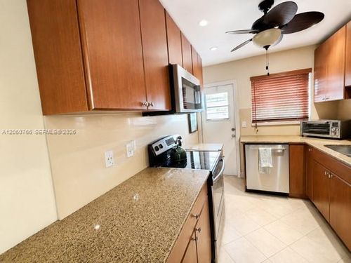 16b-3600 Harrison St, Hollywood, FL, 33021-7475 | Card Image