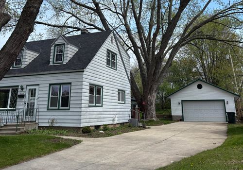 1226 S 104 St, WEST ALLIS, WI, 53214 | Card Image