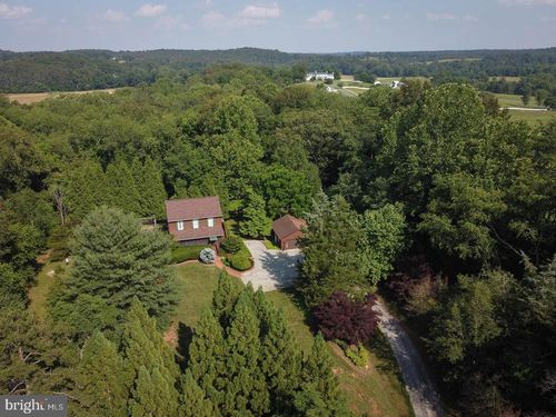 432 Laurel Mills Rd, CASTLETON, VA, 22716-2702 | Card Image