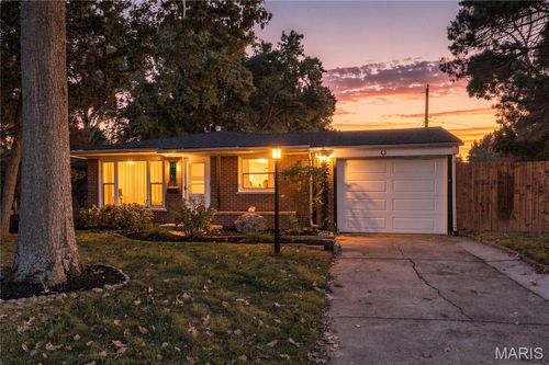 25 Saint Benedict Ln, Florissant, MO, 63033-5413 | Card Image