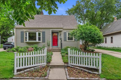 2116 N 85th St, Wauwatosa, WI, 53226-2848 | Card Image