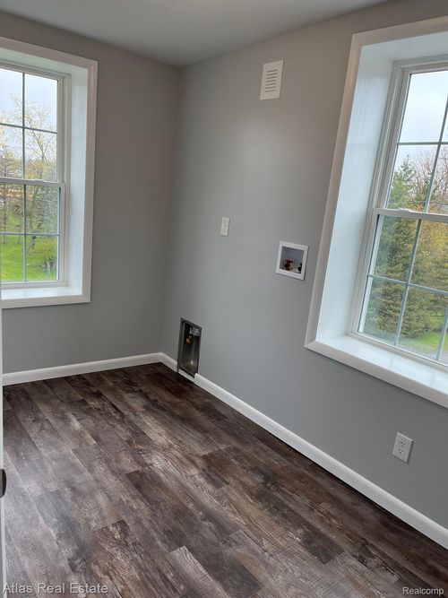 10241 Hegel Rd, Goodrich, MI, 48438-9066 | Card Image