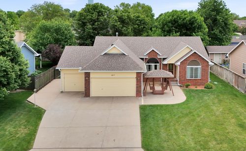 817 Country Ln, Newton, KS, 67114-1487 | Card Image