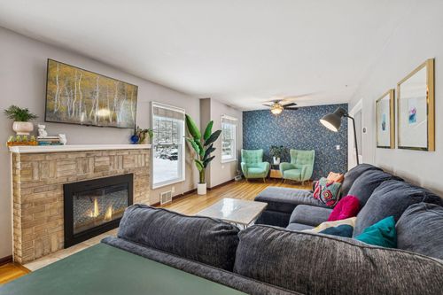 2941 Noble Ave N, Golden Valley, MN, 55422-3010 | Card Image