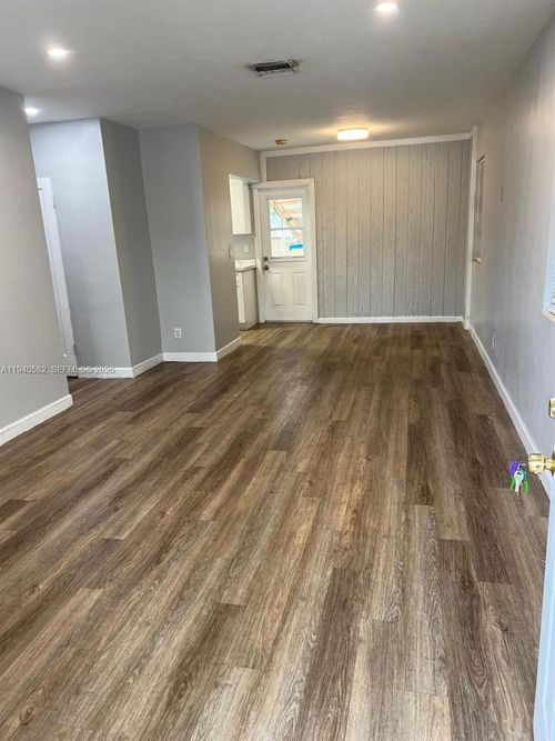 130 Ne 171st Ter, North Miami Beach, FL, 33162-1727 | Card Image