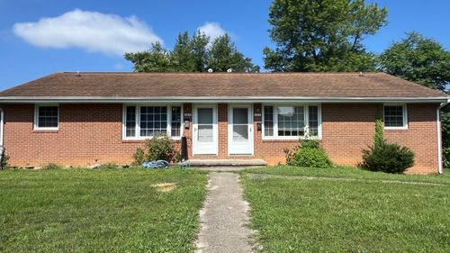 523 Spruce St, Vinton, VA, 24179-2615 | Card Image