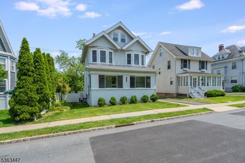 28 N Hillside Ave, Chatham, NJ, 07928-2505 | Card Image