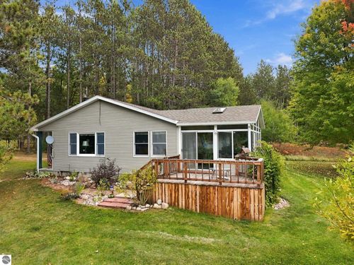 10590 Silsby Road, Roscommon, MI, 48653 | Card Image
