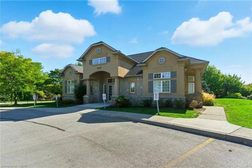 305-1490 Bishops Gate, Oakville, ON, L6M4N3 | Card Image