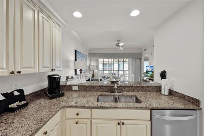 311 - 221 9 Th St S, Condo with 1 bedrooms, 1 bathrooms and null parking in NAPLES FL | Image 13