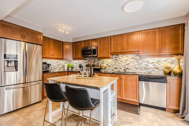 302 Song Sparrow St, House attached with 3 bedrooms, 3 bathrooms and 2 parking in Nepean ON | Image 17