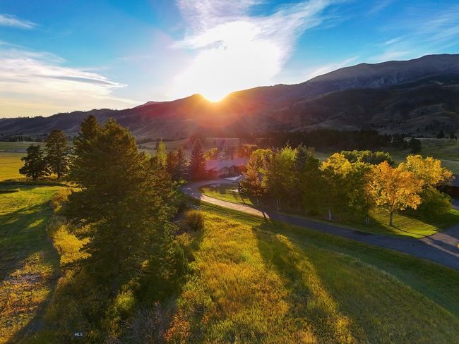 7180 Tepee Ridge Rd, House other with 3 bedrooms, 3 bathrooms and null parking in Bozeman MT | Image 81