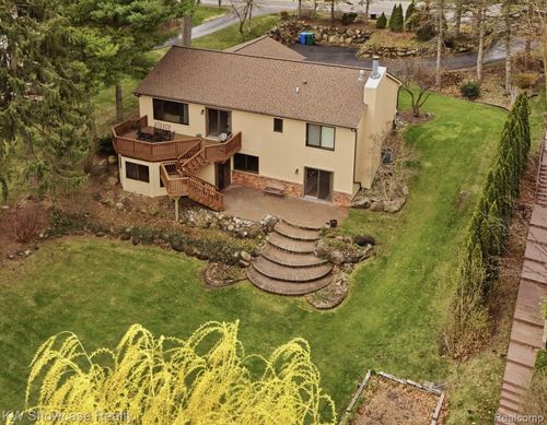 3330 Benstein Rd, Commerce Township, MI, 48382-1901 | Card Image