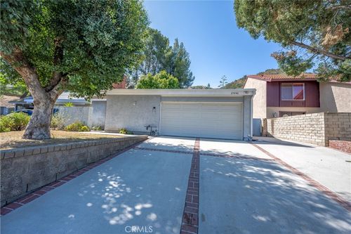 27440 Annette Jo Cir, Saugus, CA, 91350-1703 | Card Image
