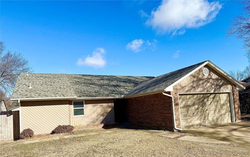 3004 Hilltop Ave, Muskogee, OK, 74403-7747 | Card Image