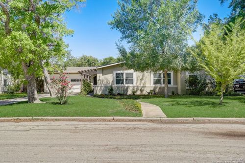 631 E Nottingham Dr, San Antonio, TX, 78209-3437 | Card Image