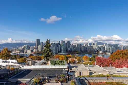 1017 W 8th Ave, Vancouver, BC, V6H1C3 | Card Image