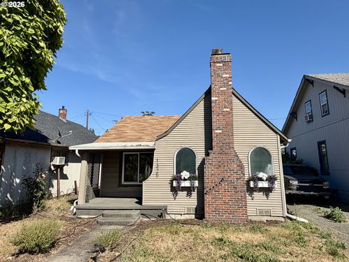 1325 Se Pine St, Roseburg, OR, 97470-4015 | Card Image