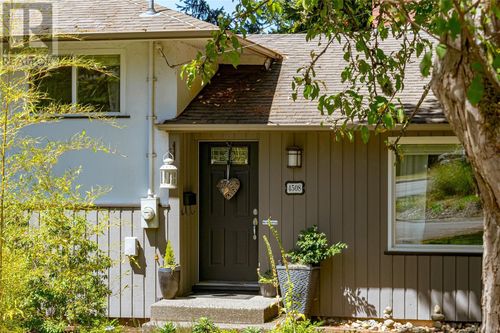 4508 Duart Rd, Victoria, BC, V8N3K2 | Card Image