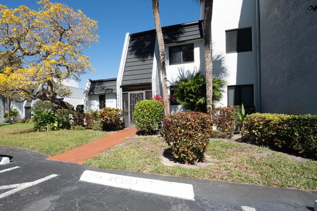 4234 Deste Ct, Condo with 3 bedrooms, 3 bathrooms and null parking in Lake Worth FL | Image 33