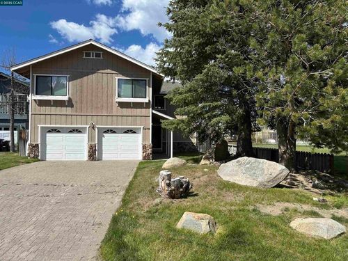 1975 Venice Dr, South Lake Tahoe, CA, 96150-6601 | Card Image