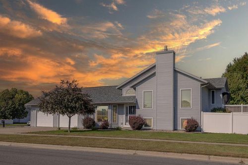135 Marigold Ln S, WEST SALEM, WI, 54669-9386 | Card Image
