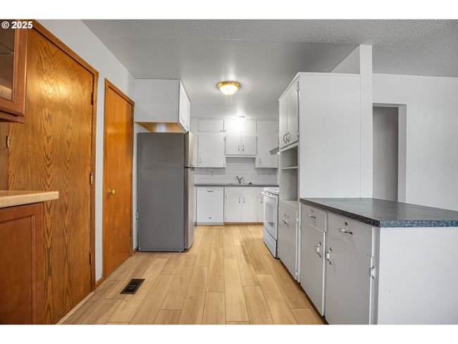 Kitchen | Image 9